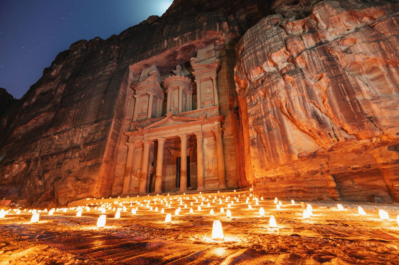 Tesoro de Petra de noche